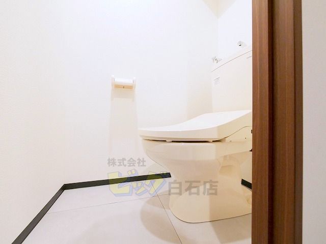 トイレ　ウォシュレット付きのトイレです♪