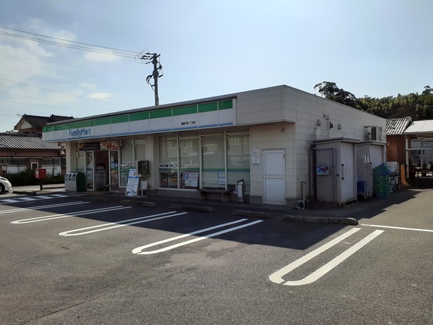 コンビニ　ファミリーマート打馬一丁目店（コンビニ）まで500m