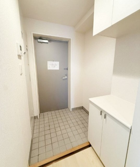 玄関　別部屋同仕様タイプ