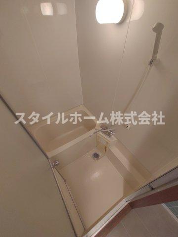 バス・シャワールーム　別部屋の写真です。