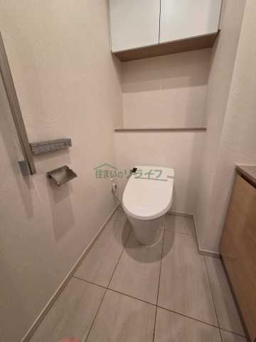 コンフォリア新宿イーストサイドタワーのトイレ写真