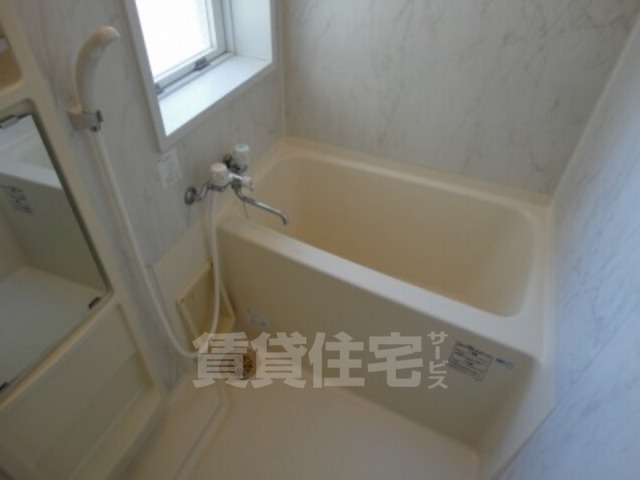 バス・シャワールーム　同建物　別部屋
