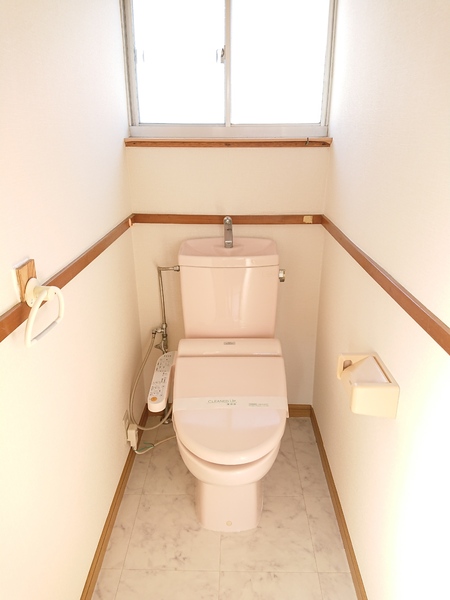 ＪＲ石巻線 渡波駅 徒歩10分 2階建 築51年のトイレ写真
