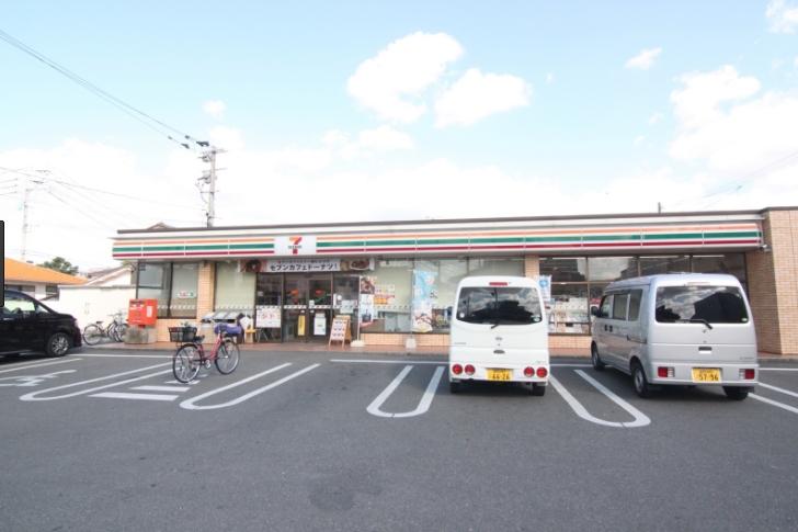 コンビニ　セブンイレブン春日昇町店（コンビニ）まで566m