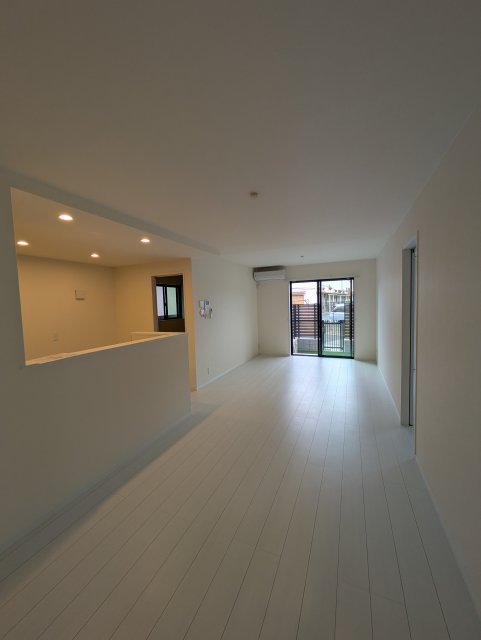 リブレメゾン下大市西町Iの居間写真