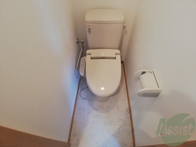 トイレ　トイレはシンプルかつオーソドックスで使いやすそうですね。