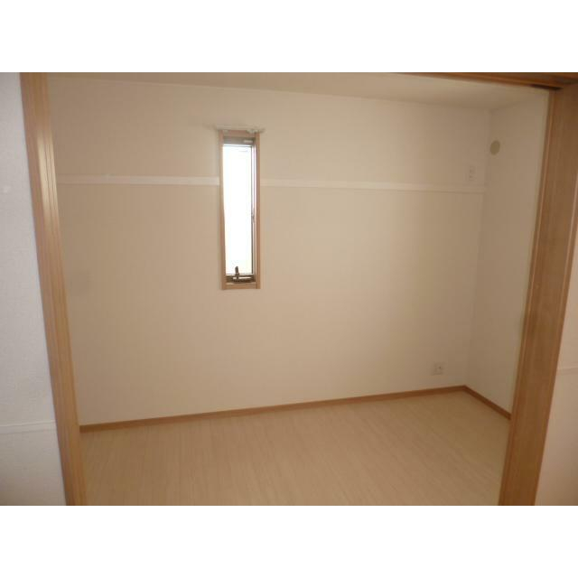 その他　落ち着いて過ごせるお部屋なので、寝室にいかがでしょうか