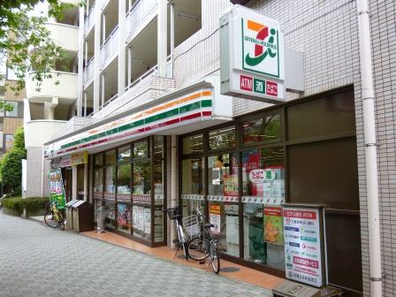 コンビニ　セブンイレブン世田谷桜新町1丁目店（コンビニ）まで151m
