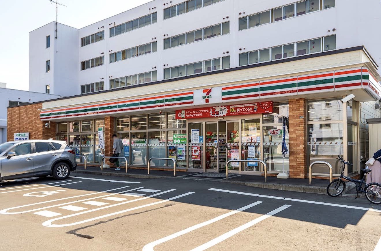 コンビニ　セブンイレブン札幌北28条店（コンビニ）まで148m