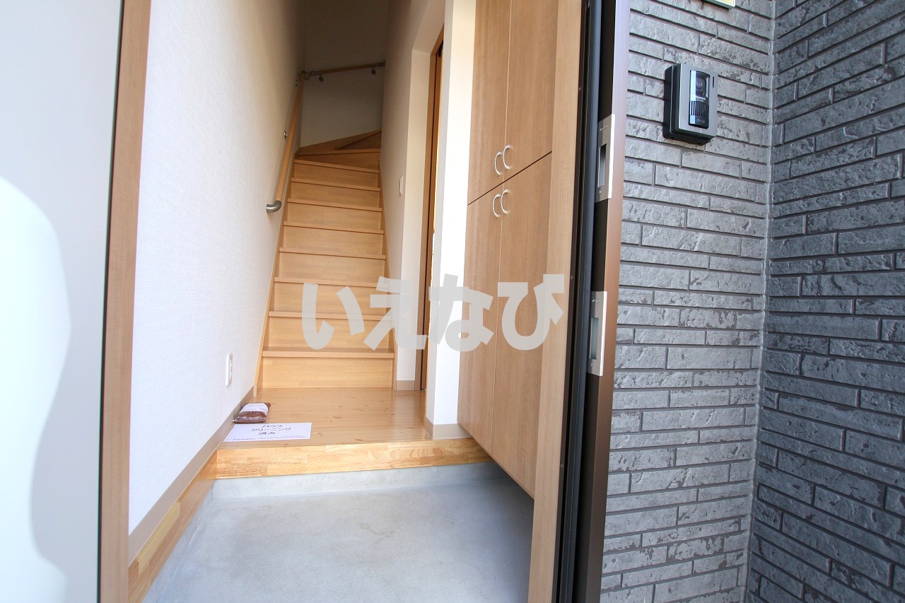 ＪＲ山陽本線 庭瀬駅 徒歩24分 2階建 築11年の玄関写真