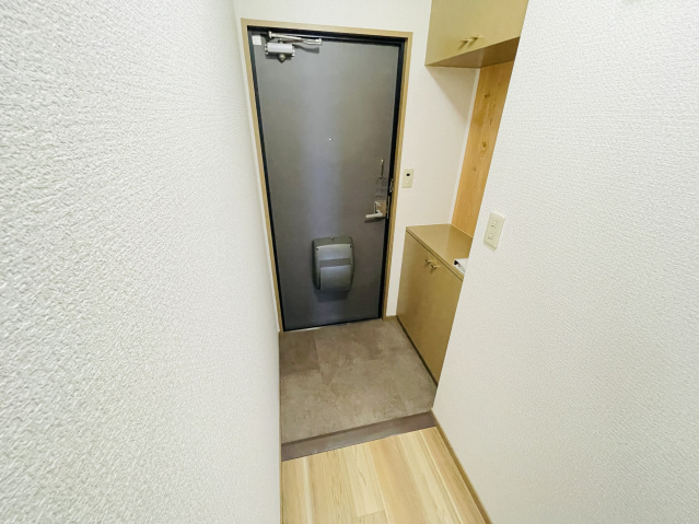 ＪＲ可部線 安芸長束駅 徒歩16分 2階建 築28年の玄関写真