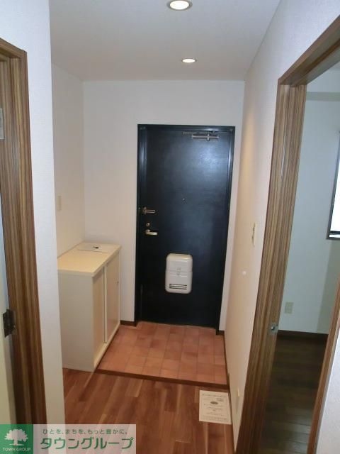 玄関　※別部屋参考写真