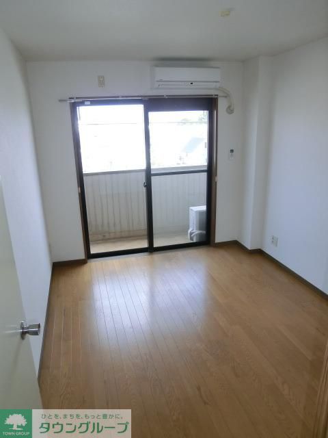 居室・リビング　※別部屋参考写真