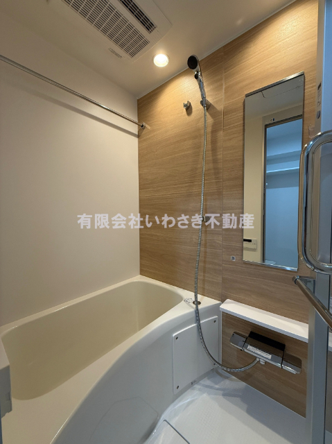 バス・シャワールーム　別部屋参考写真