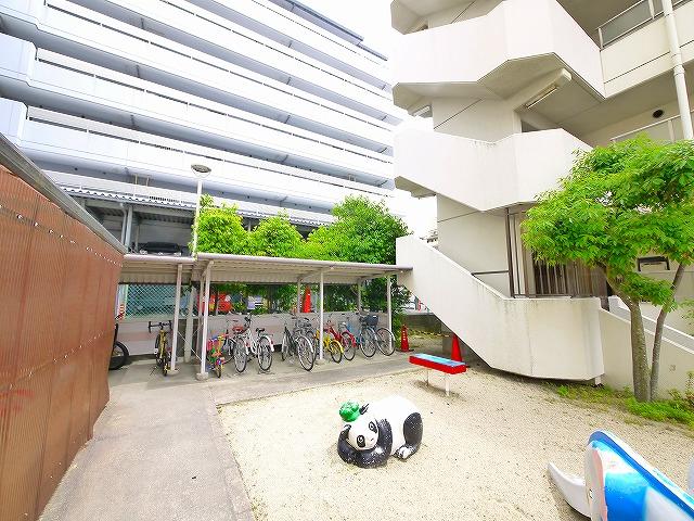 その他共有部分　小さな公園もあります。