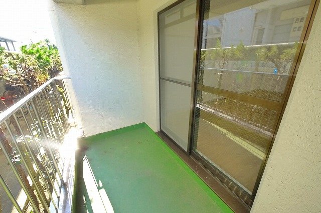 バルコニー　お洗濯にも便利なバルコニー付き