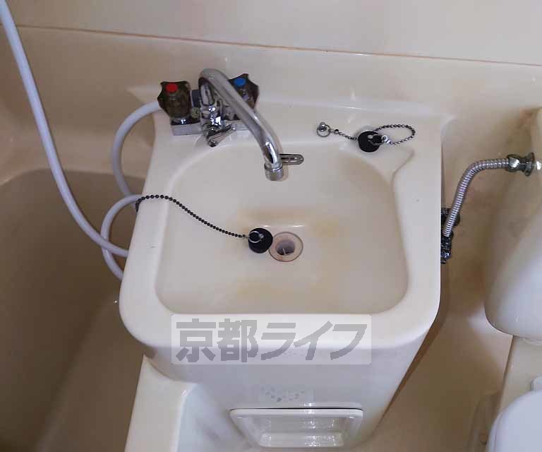 洗面設備　ユニットバスです