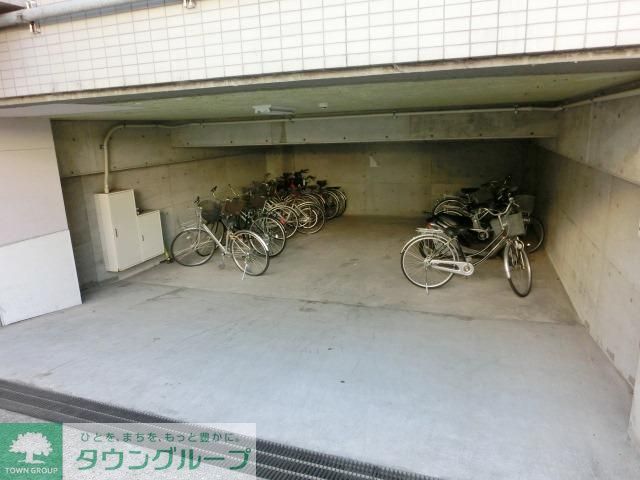 その他共有部分　雨の日に嬉しい屋内駐輪場