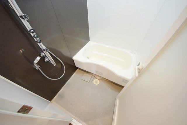 バス・シャワールーム　同じタイプの別部屋写真