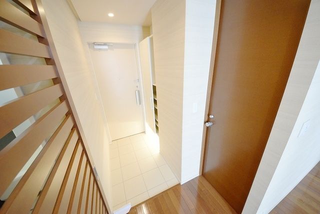 玄関　同じタイプの別部屋写真