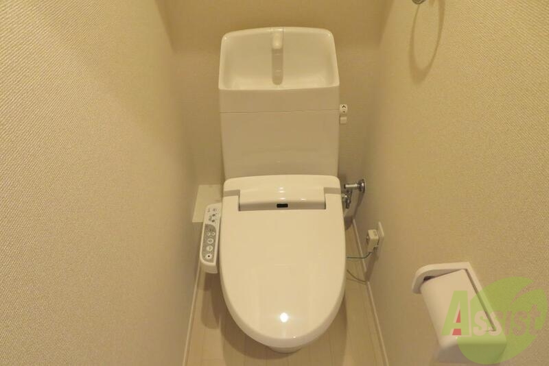 トイレ　シャワートイレが標準装備されております。これは嬉しいですね
