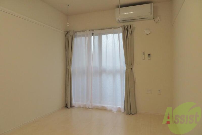 居室・リビング　ピカピカのお部屋はどうですかー。気持ちイイお部屋です
