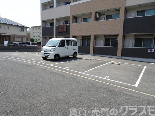駐車場　敷地内駐車場