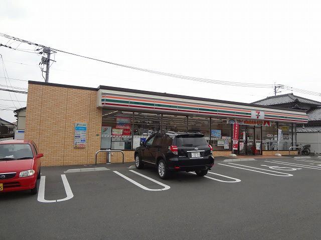 コンビニ　セブン‐イレブン／八幡町上津役西３丁目店（コンビニ）まで750m