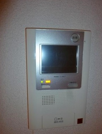 セキュリティ　オートロック、TVモニター付インターホン。