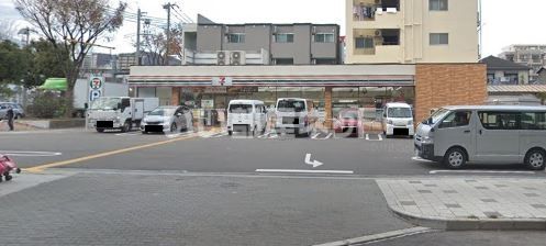 コンビニ　セブンイレブン 神戸湊川インター店（コンビニ）まで619m
