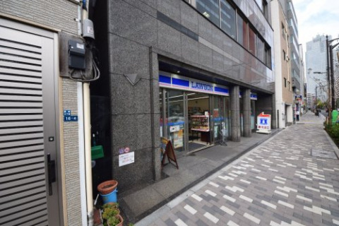 コンビニ　ローソン 築地六丁目店（コンビニ）まで120m