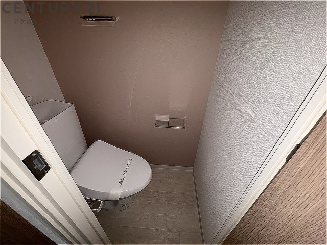 トイレ　温水洗浄便座付きのトイレです♪