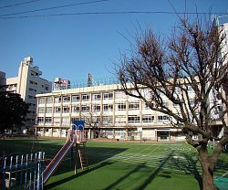 小学校　戸塚第二小学校（小学校）まで372m