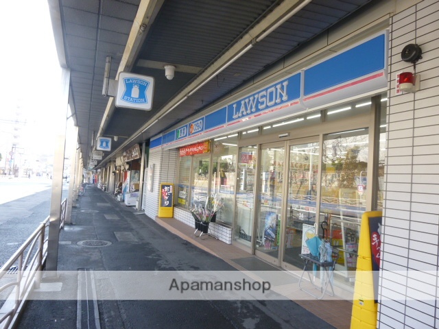 コンビニ　ローソン 京急田浦駅前（コンビニ）まで217m