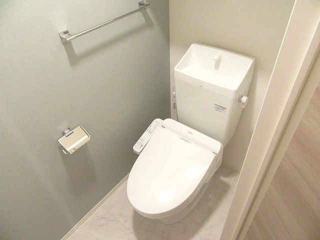 近鉄南大阪線 古市駅 徒歩7分 3階建 築6年のトイレ写真