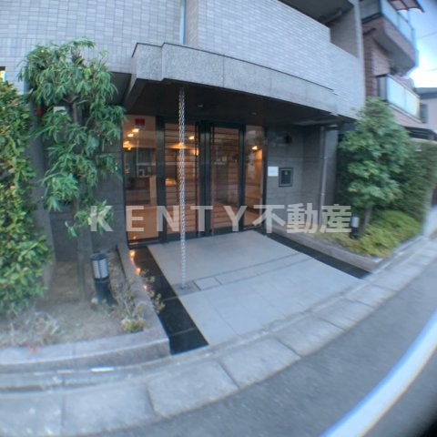 エントランス　清潔なエントランスです