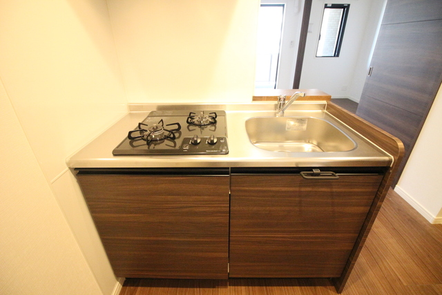 キッチン　※建具・フローリングカラーはグレージュです。