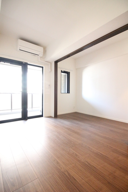 居室・リビング　※建具・フローリングカラーはグレージュです。