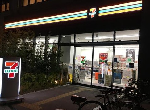 コンビニ　セブンイレブン川崎東田町店（コンビニ）まで93m