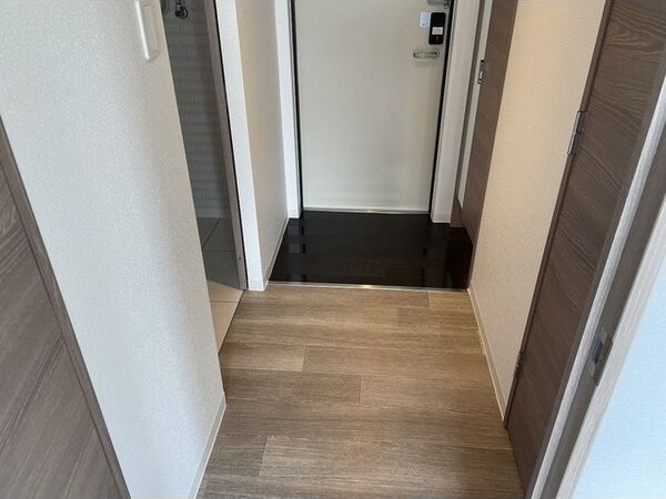 地下鉄東西線 南郷１８丁目駅 徒歩8分 4階建 築6年の玄関写真