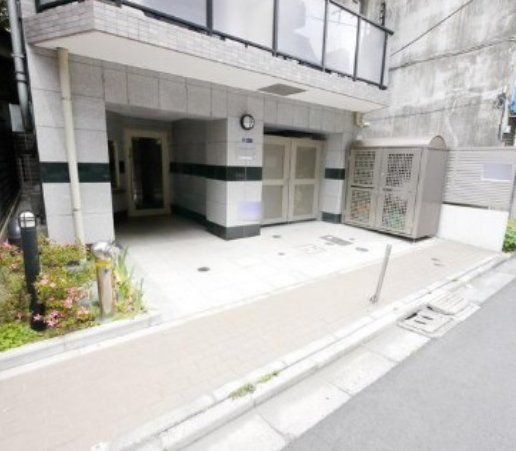 エントランス　駐車場