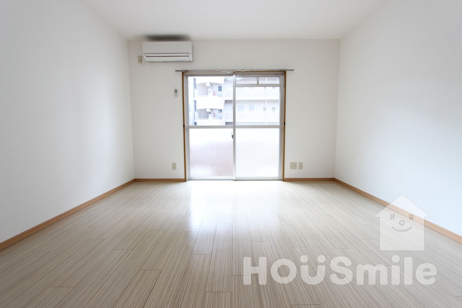 ＪＲ牟岐線 阿波富田駅 徒歩20分 3階建 築30年の居間写真