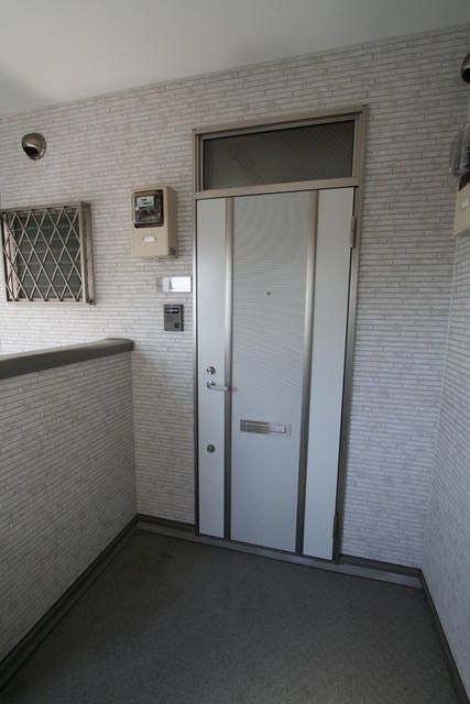 ＪＲ埼京線 戸田駅 徒歩13分 2階建 築17年の玄関写真