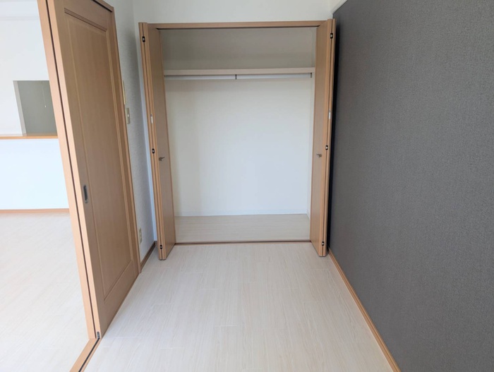 シャルルMARUWAの内装写真