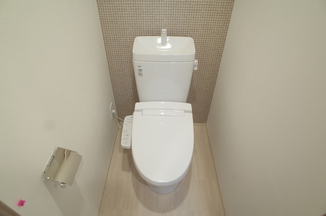 レジュールアッシュ神戸グランフィールのトイレ写真
