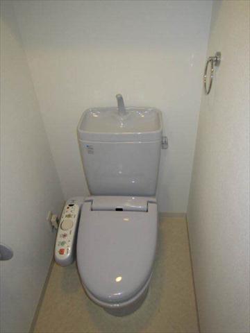 京王新線 幡ケ谷駅 徒歩5分 14階建 築25年のトイレ写真