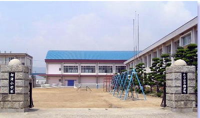 小学校　たつの市立御津小学校（小学校）まで1424m
