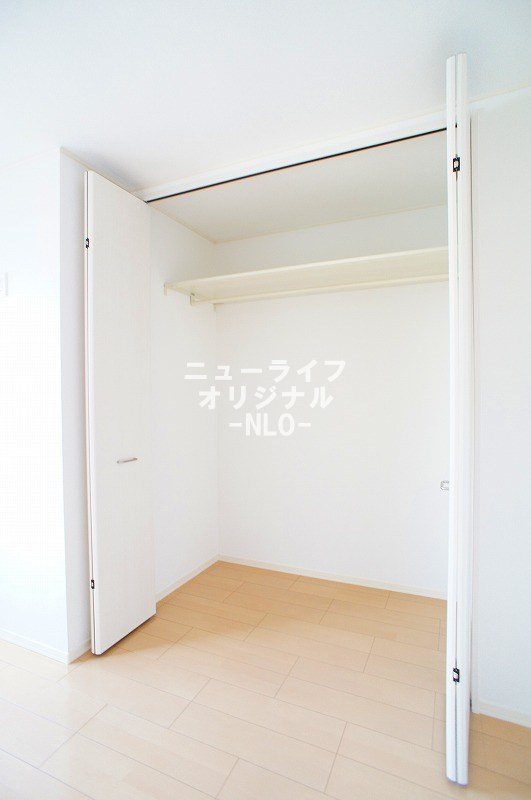 収納　衣類や荷物をすっきり収納できるクローゼット