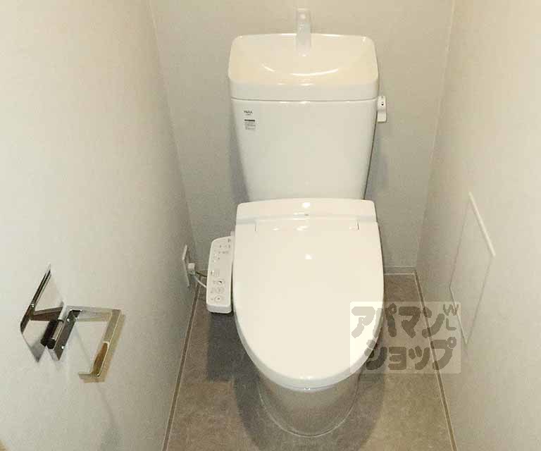 ＪＲ東海道本線 西大路駅 徒歩10分 10階建 築1年のトイレ写真