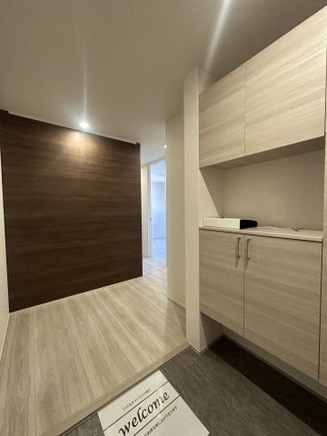 D-ROOMプラーナの玄関写真